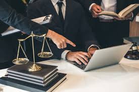 Ce Să Faci Când Ai Nevoie de Ajutor Legal: Ghid Practic