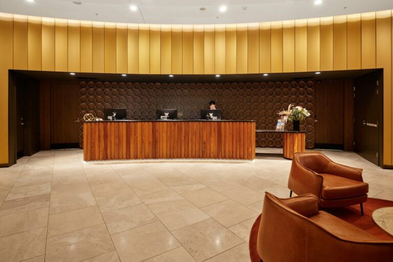 Recepționer/ă hotel – vorbitor de română și engleză
