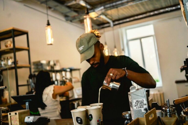 Barista part-time în cafenea din centru