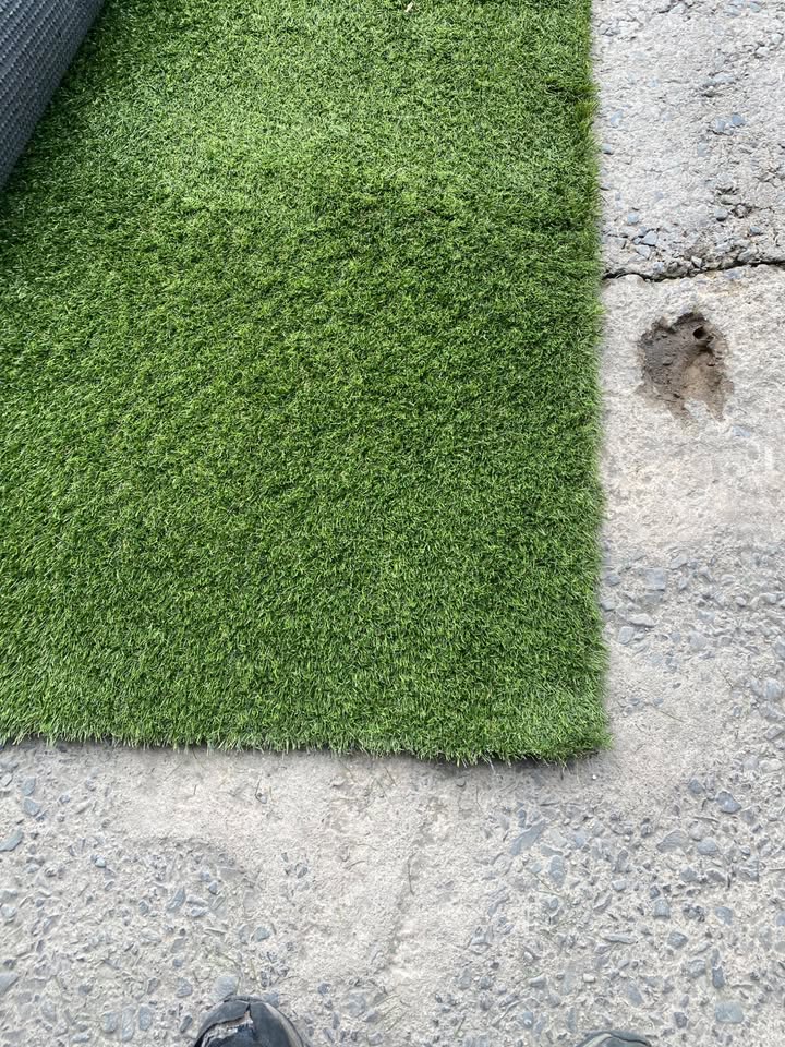 PREMIUM ARTIFICIAL GRASS 38mm NOW £ 8.99 Sqm ( £ 7.52 square yard ) 18mm From £ 4.99 Sqm – poza 2