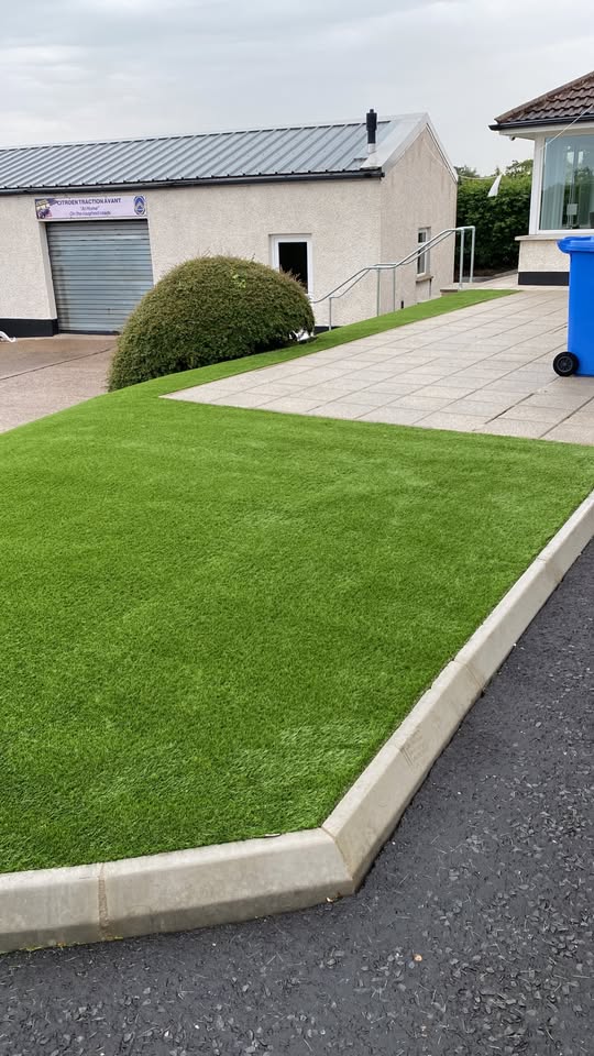 PREMIUM ARTIFICIAL GRASS 38mm NOW £ 8.99 Sqm ( £ 7.52 square yard ) 18mm From £ 4.99 Sqm – poza 4