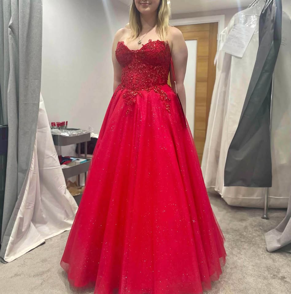 red prom dress – poza 1