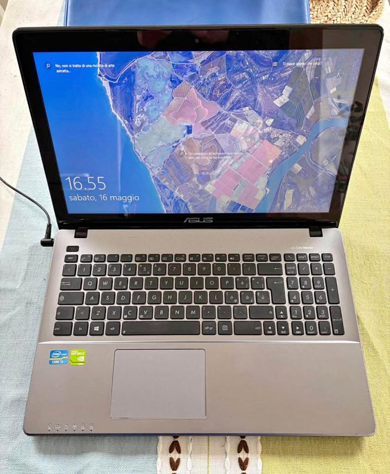 ASUS F550C Laptop (Core i5, GeForce 720M) – For Parts / Spares – poza 1