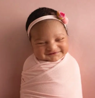 Servicii Profesionale Foto Video – Newborn Treasures